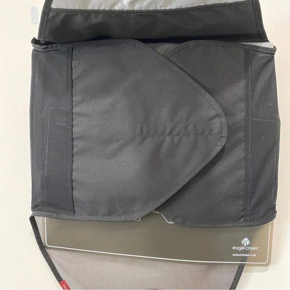 NWT Eagle Creek Pack Garment Folder Suitcase Organizer